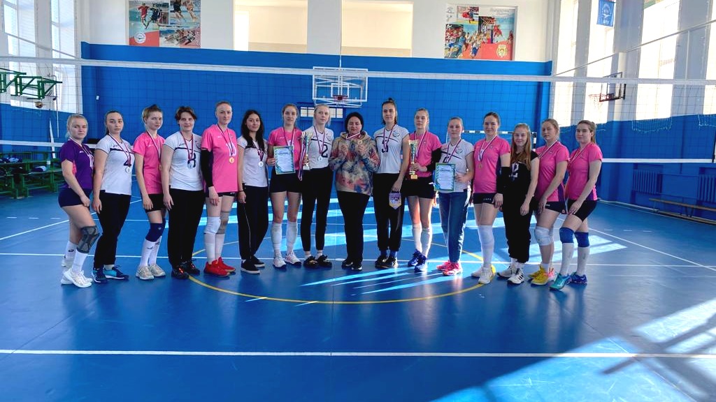 Сборная КГУ завоевала «золото» соревнований по волейболу среди женских команд